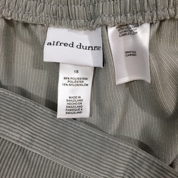 Alfred Dunner Glacier Lake Corduroy Pull On Pants Size 18 Gray Back Elastic - Picture 3 of 5